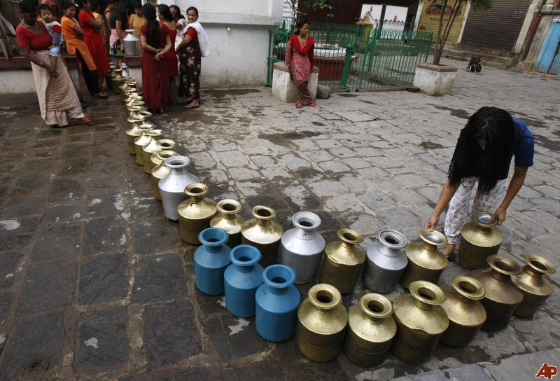 Showcase Image for Kathmandus Water Supply: Scarcity in Abundance